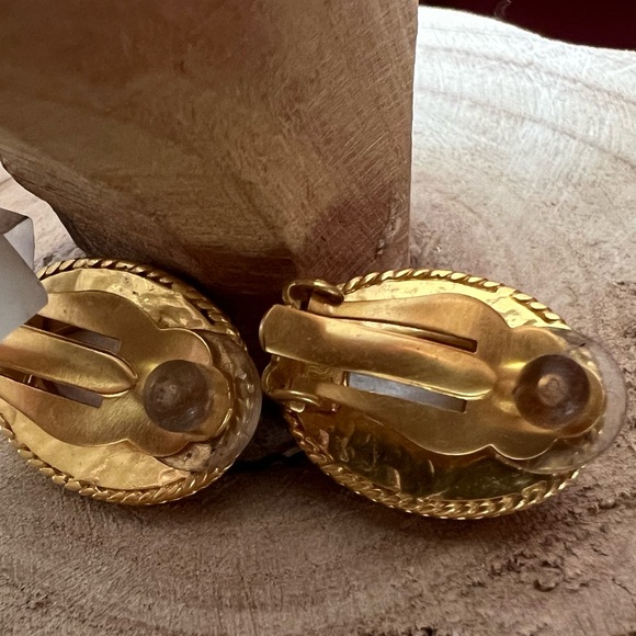 Julie Vos Verona Clip earrings - NWT! Gorgeous Bordeaux color! - Picture 5 of 11